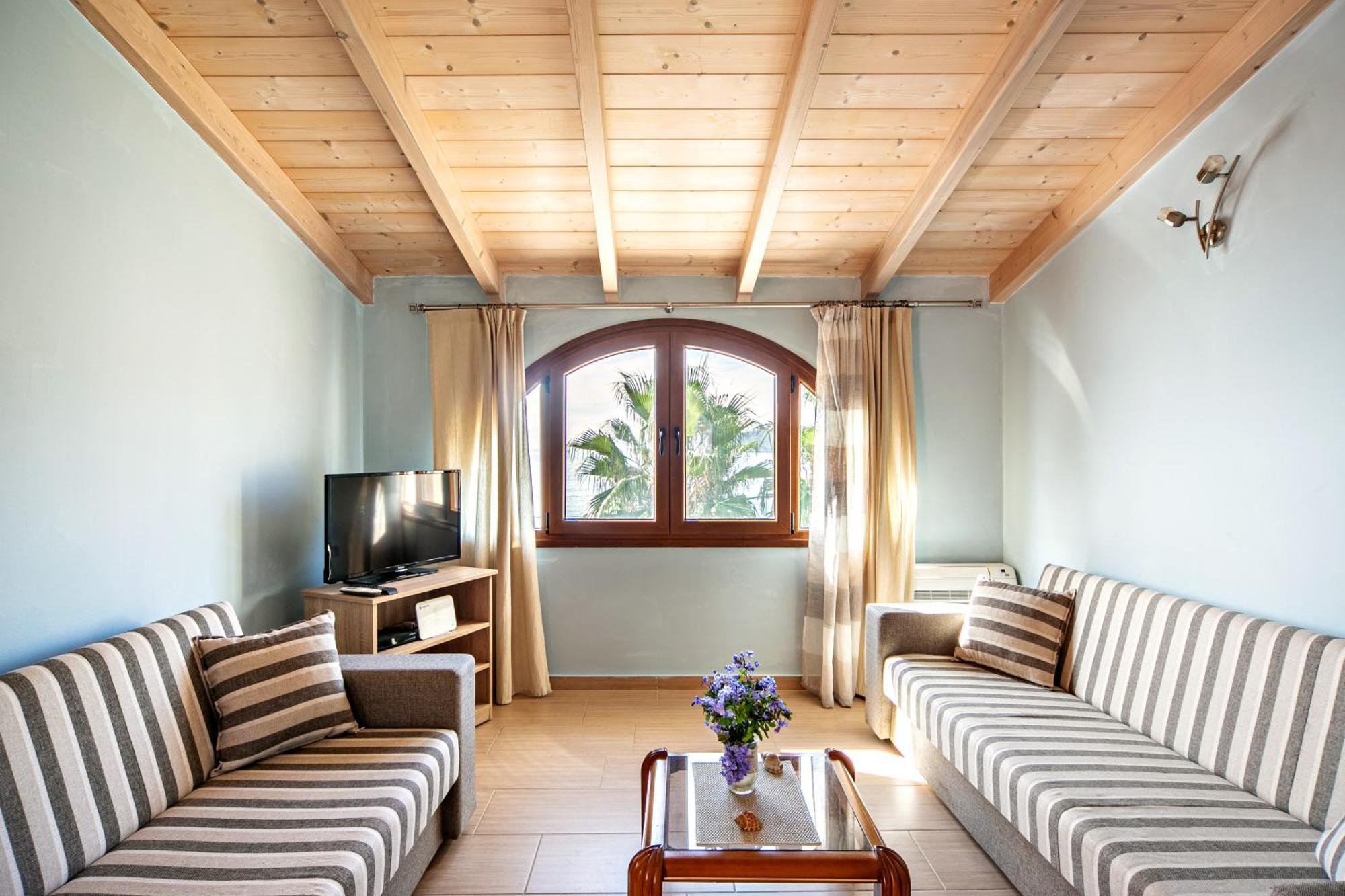 Romeo Seaside Luxury * Agios Georgios Pagon